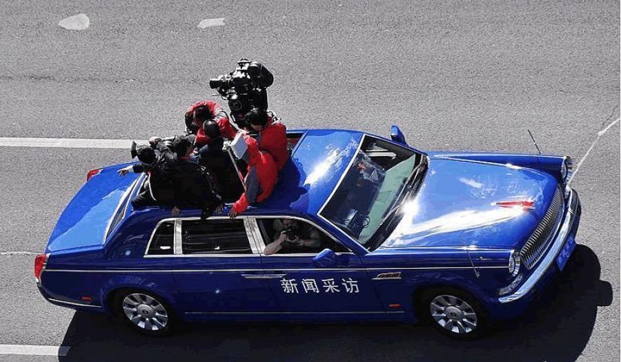  HongQi HQE (CA7600J) 2009 года  (фото 2 из 22)